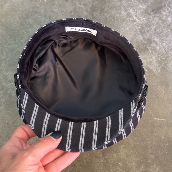NWOT - Billabong Women’s Cap - Picture 4 of 9